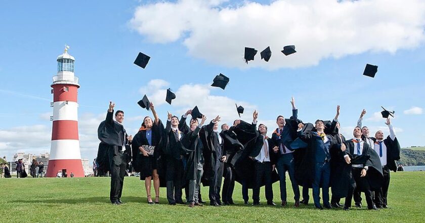 2020 Graduation is Cancelled as University Plans Unfulfilling Zoom Call
